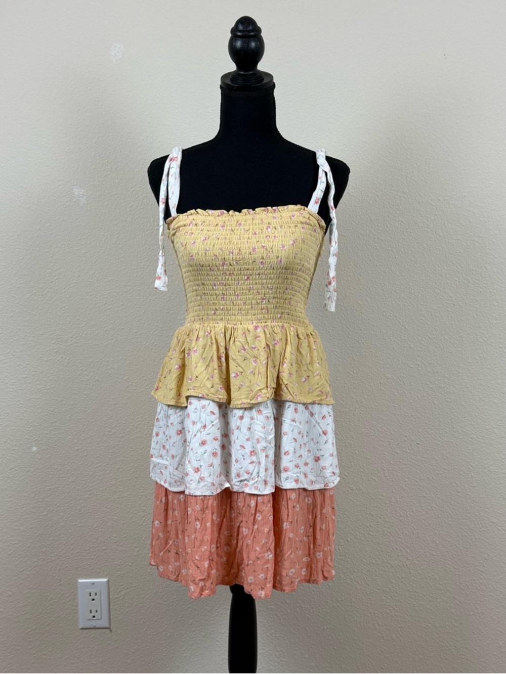 American Eagle Smocked Sundress Yellow White Orange Boho Fun Whimsical